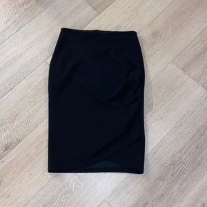 Pretty pencil skirt !!